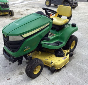 2017 John Deere X350 Mower for sale in goodwood, cape town