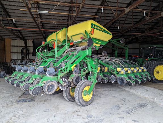 John Deere 1790 Planter