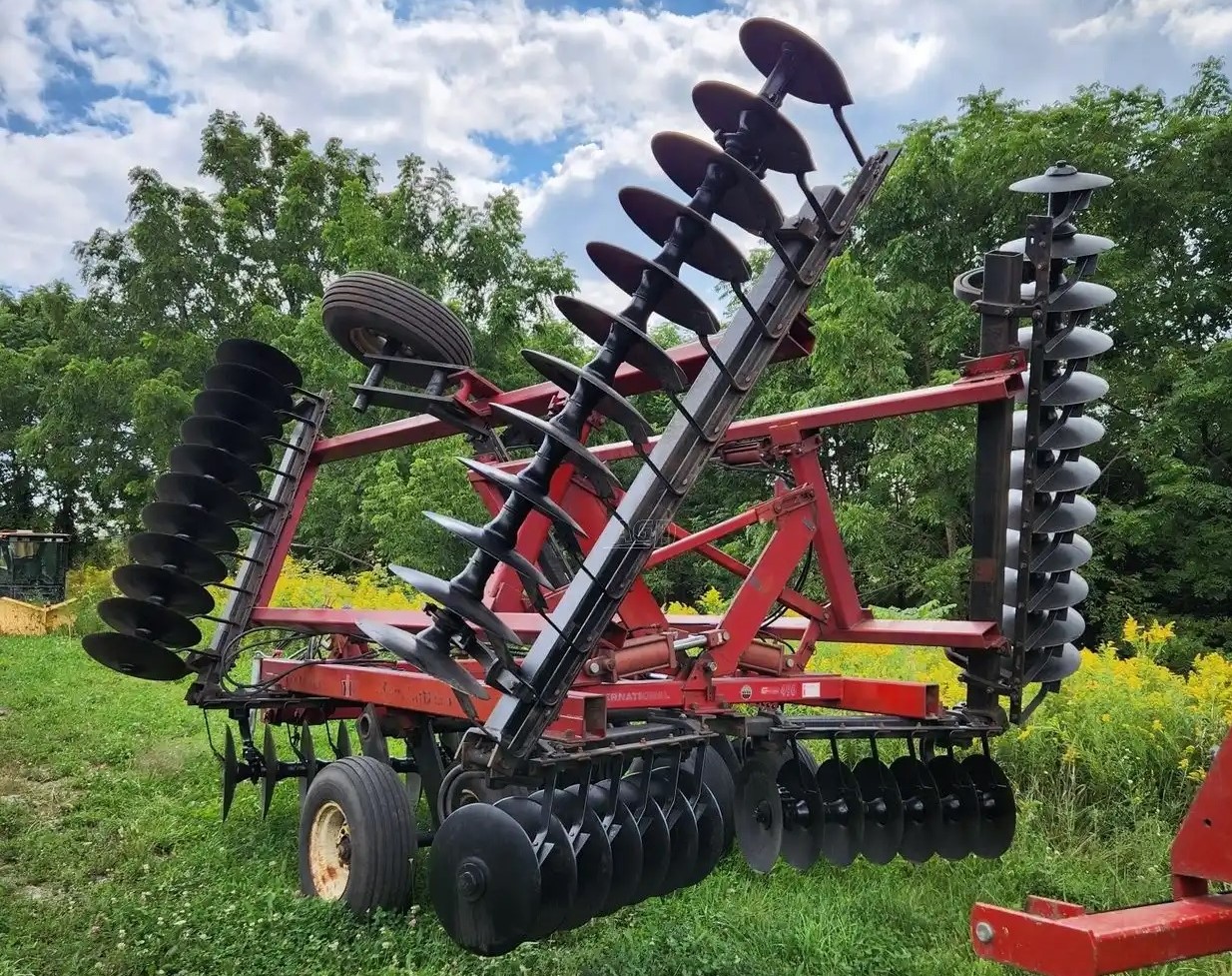 International Harvester 496 Disc - Machinery Warehouse